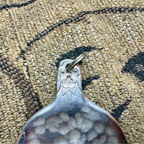 Antique spoon and 1916 penny pendant. - Picture 8 of 11
